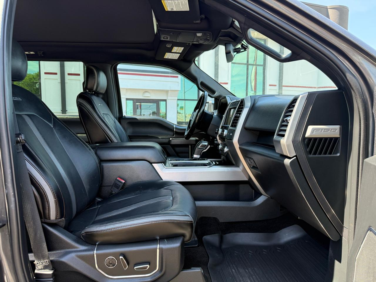 Ford F-150 4WD SuperCrew 145" Platinum 2018