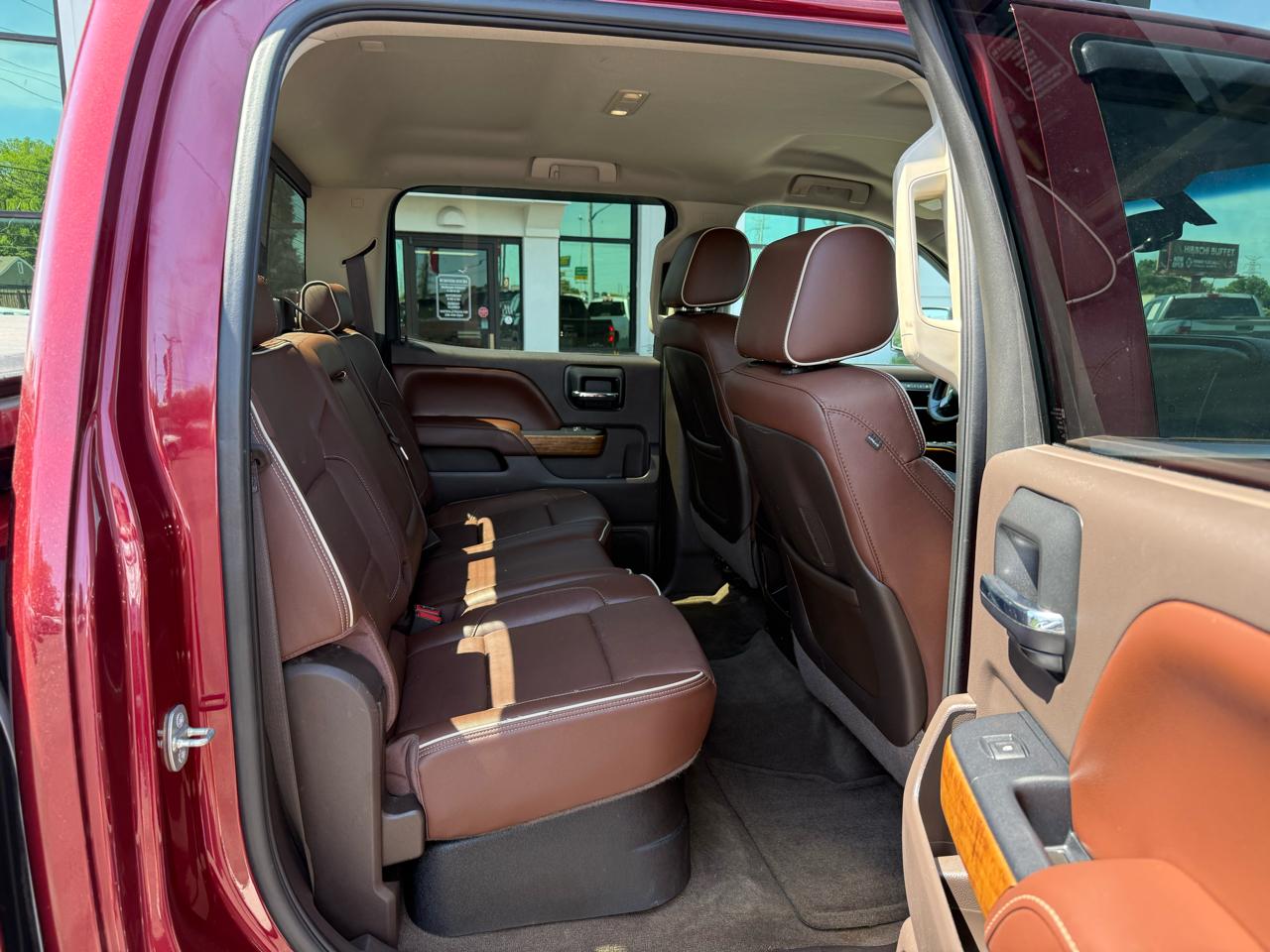 Chevrolet Silverado 1500 4WD Crew Cab 143.5" High Country 2015
