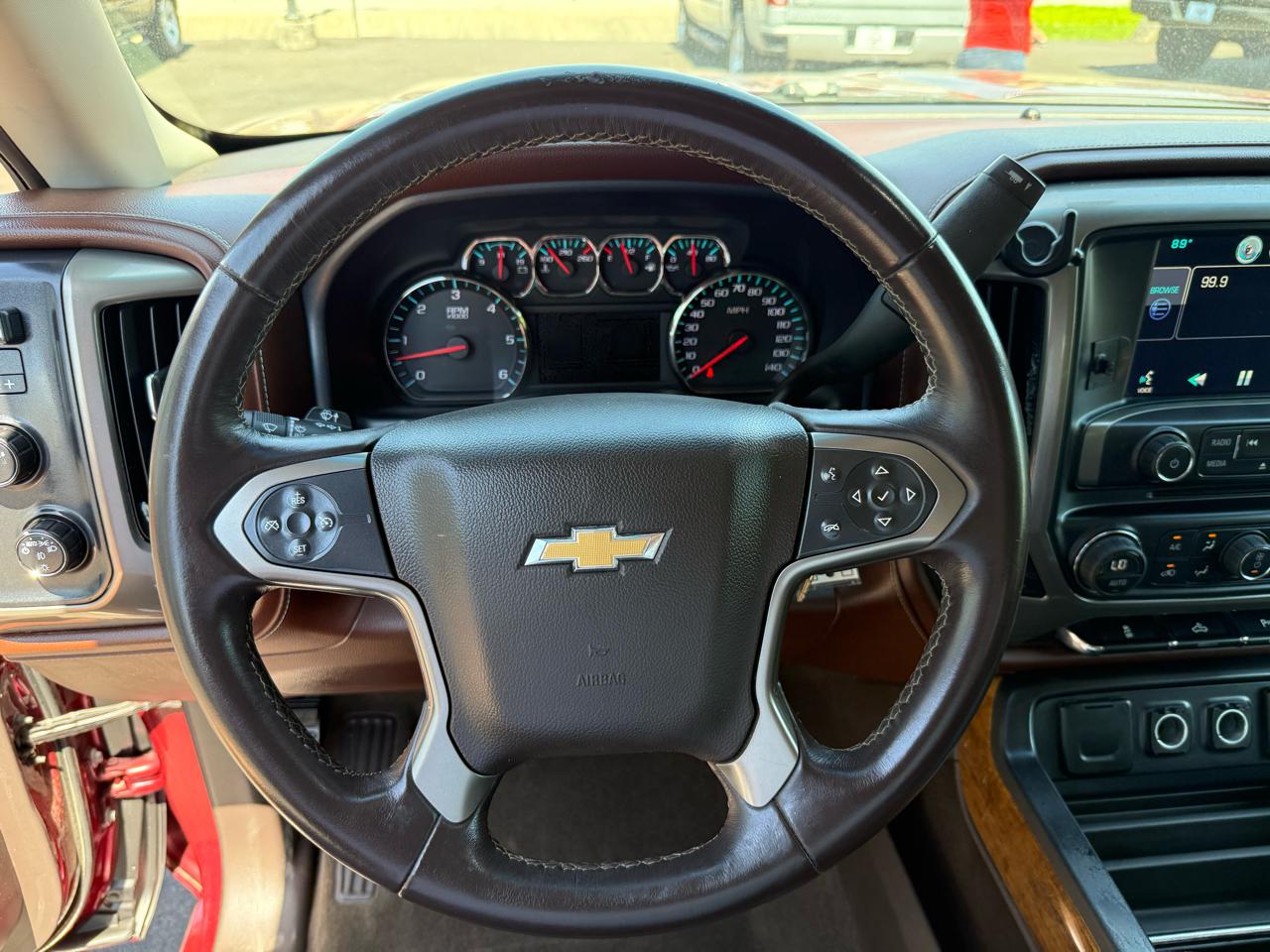 Chevrolet Silverado 1500 4WD Crew Cab 143.5" High Country 2015