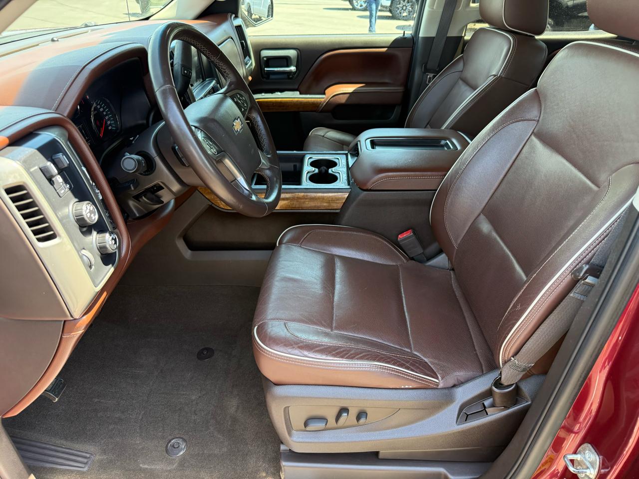Chevrolet Silverado 1500 4WD Crew Cab 143.5" High Country 2015