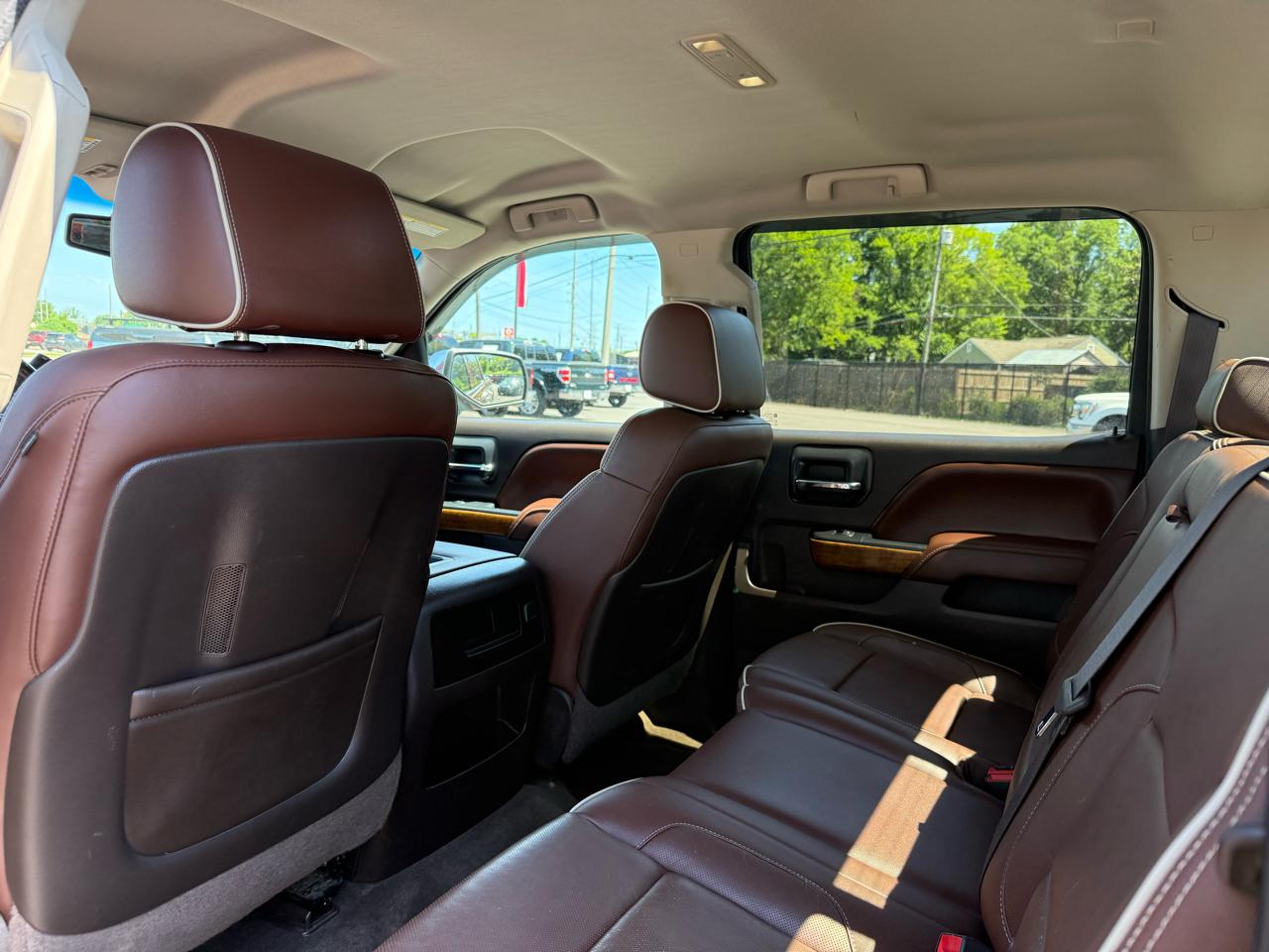 Chevrolet Silverado 1500 4WD Crew Cab 143.5" High Country 2015