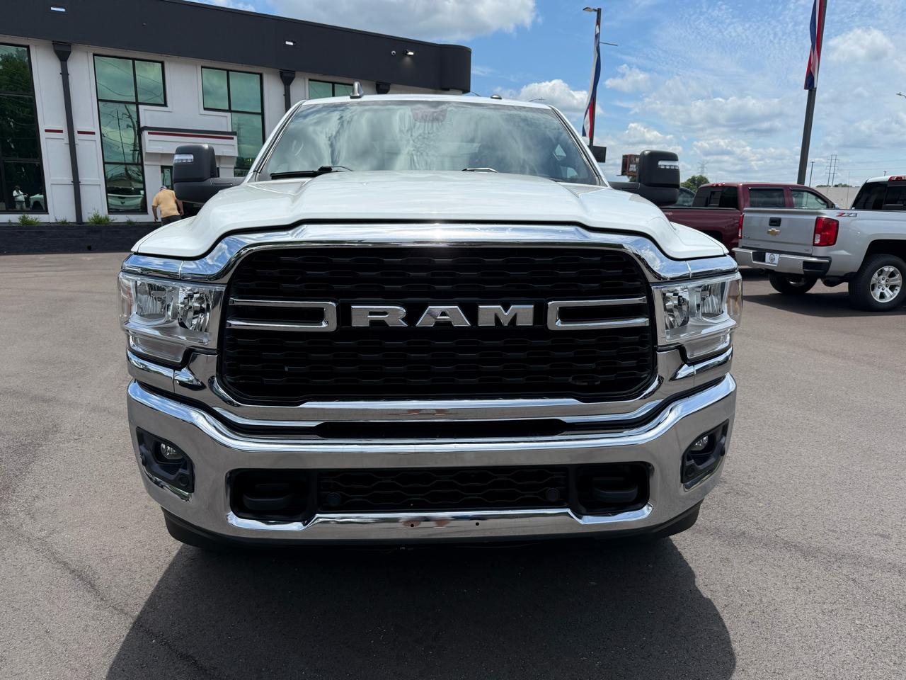RAM 2500 Big Horn 4x4 Crew Cab 6'4" Box 2024