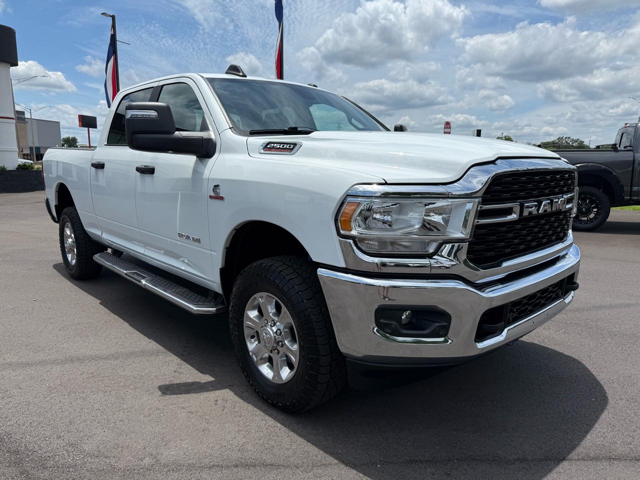 RAM 2500 Big Horn 4x4 Crew Cab 6'4" Box 2024