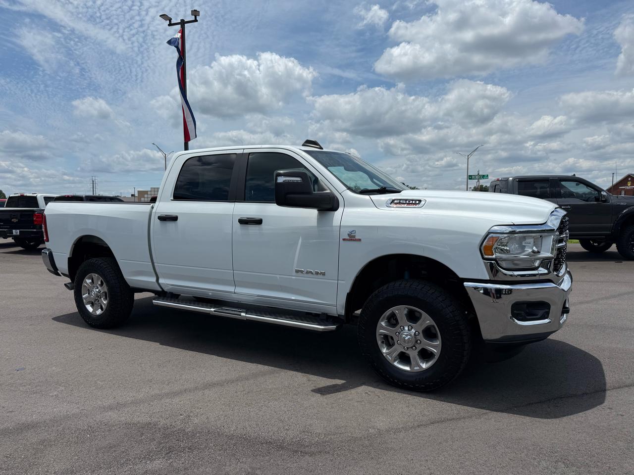 RAM 2500 Big Horn 4x4 Crew Cab 6'4" Box 2024