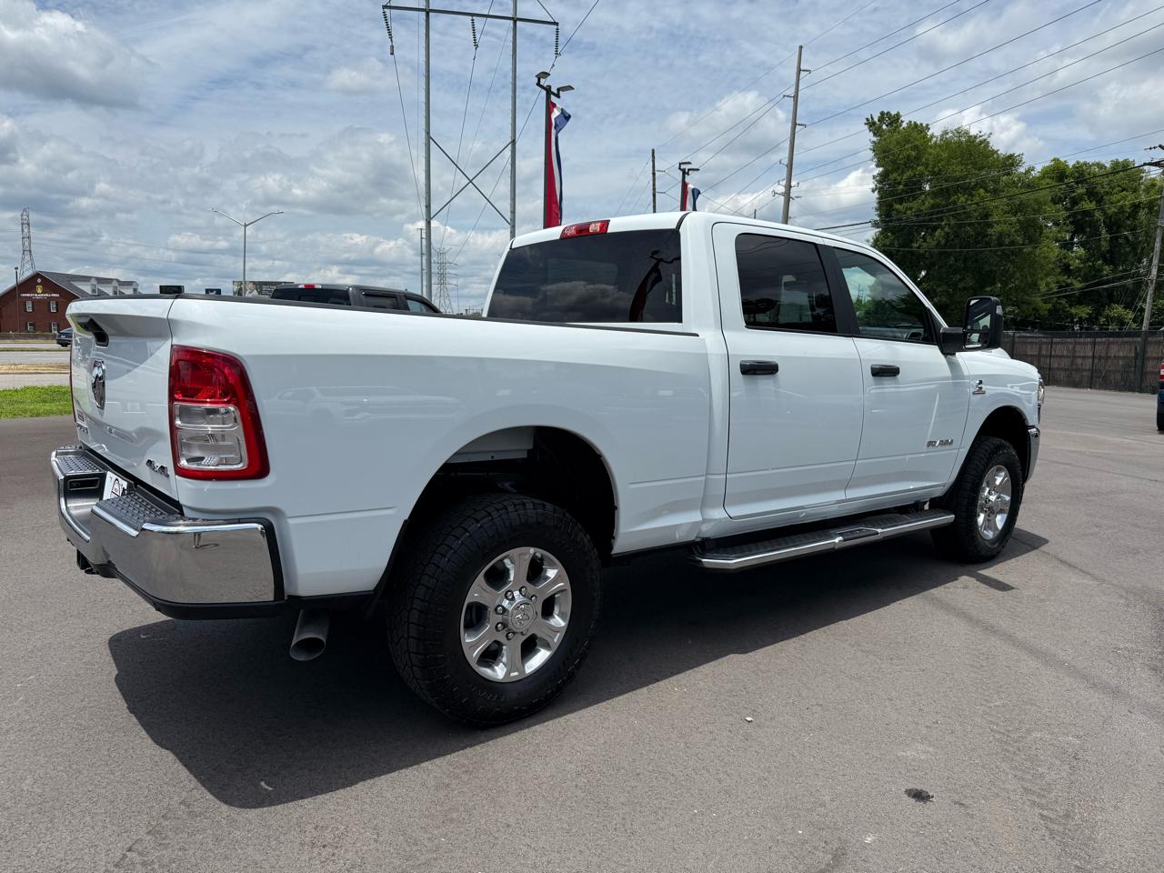 RAM 2500 Big Horn 4x4 Crew Cab 6'4" Box 2024