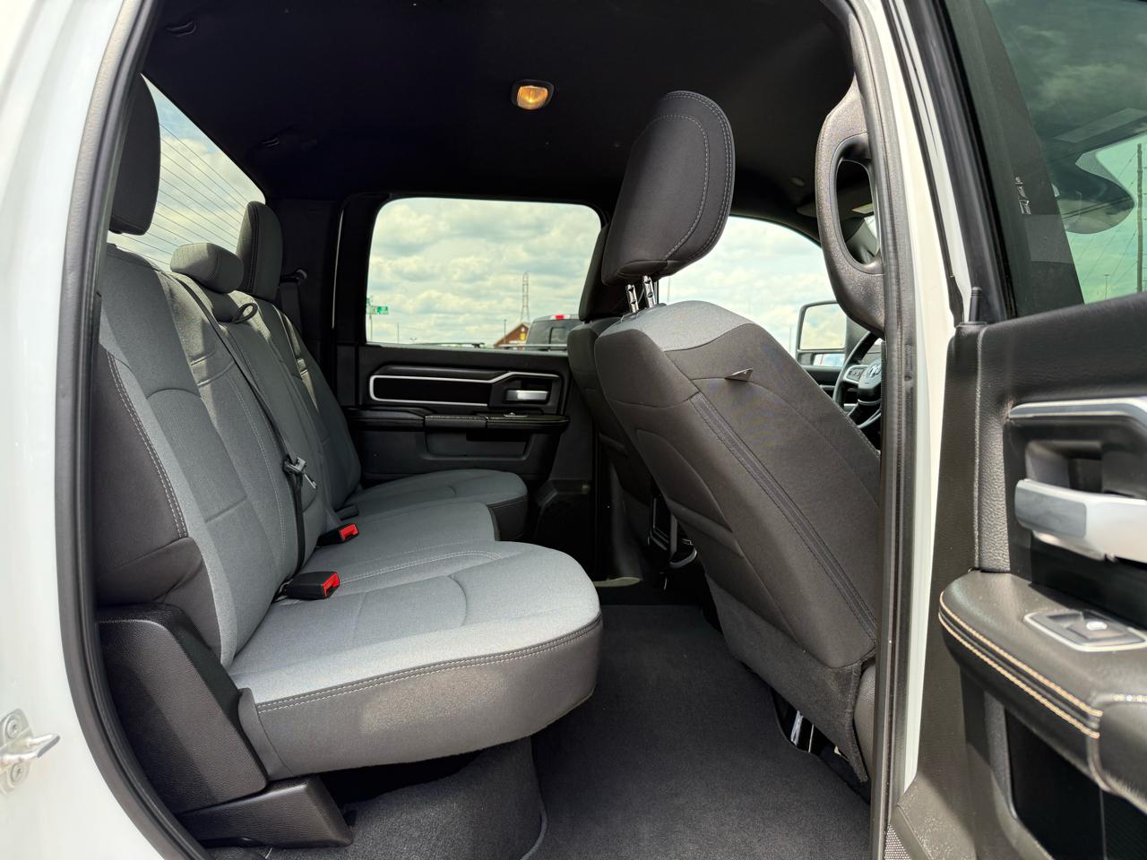 RAM 2500 Big Horn 4x4 Crew Cab 6'4" Box 2024