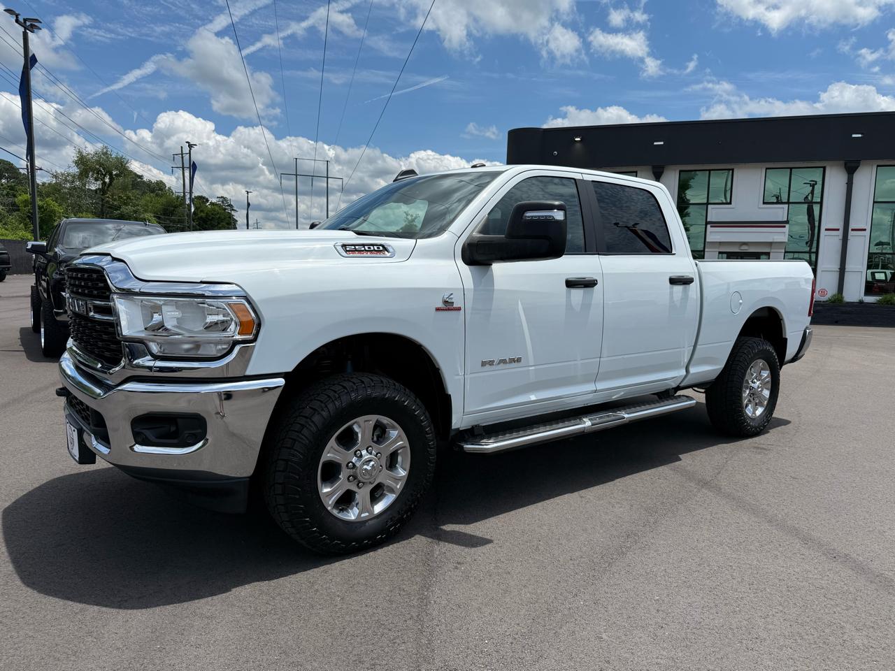RAM 2500 Big Horn 4x4 Crew Cab 6'4" Box 2024