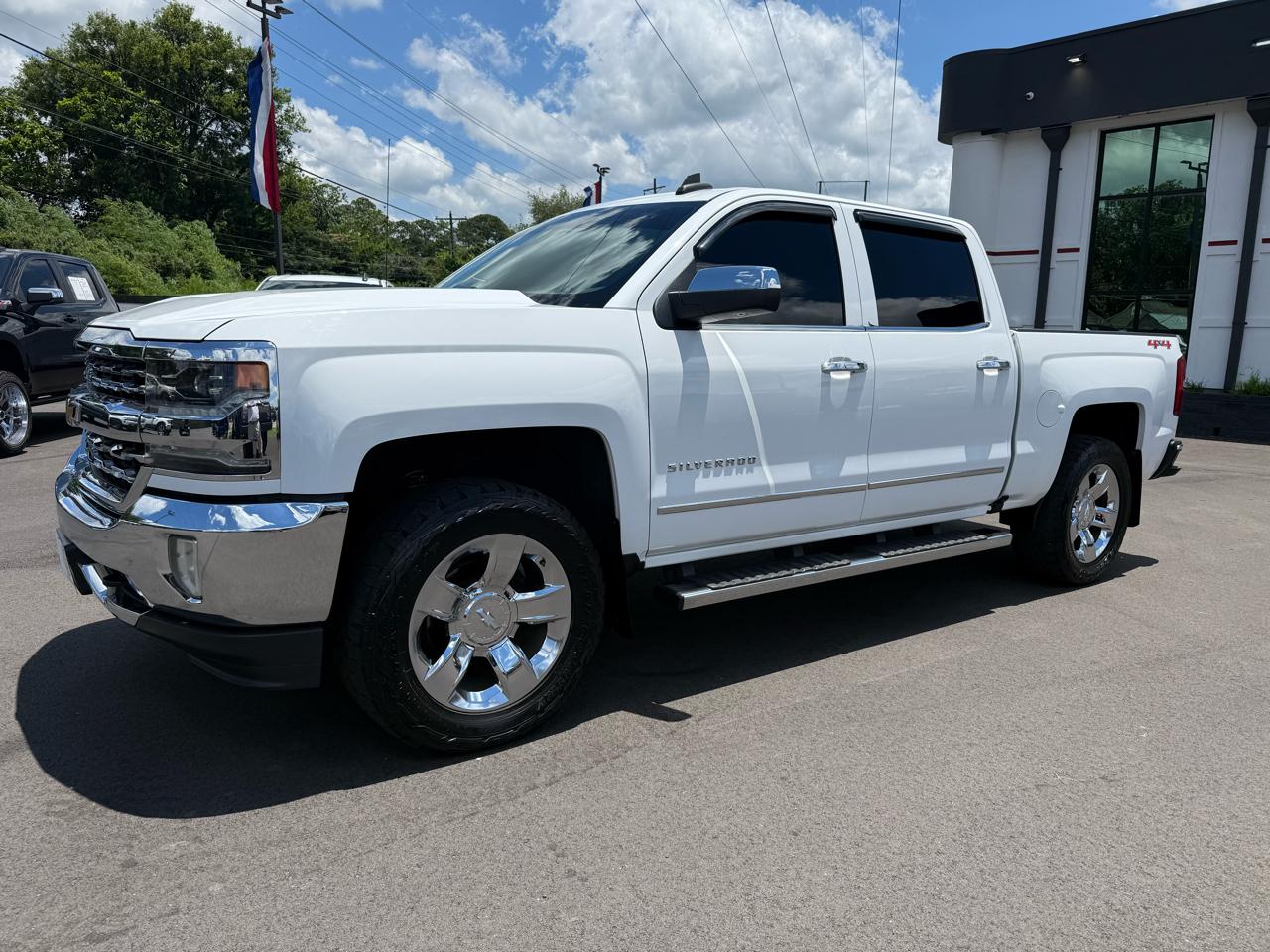 Chevrolet Silverado 1500 4WD Crew Cab 143.5" LTZ w/1LZ 2017
