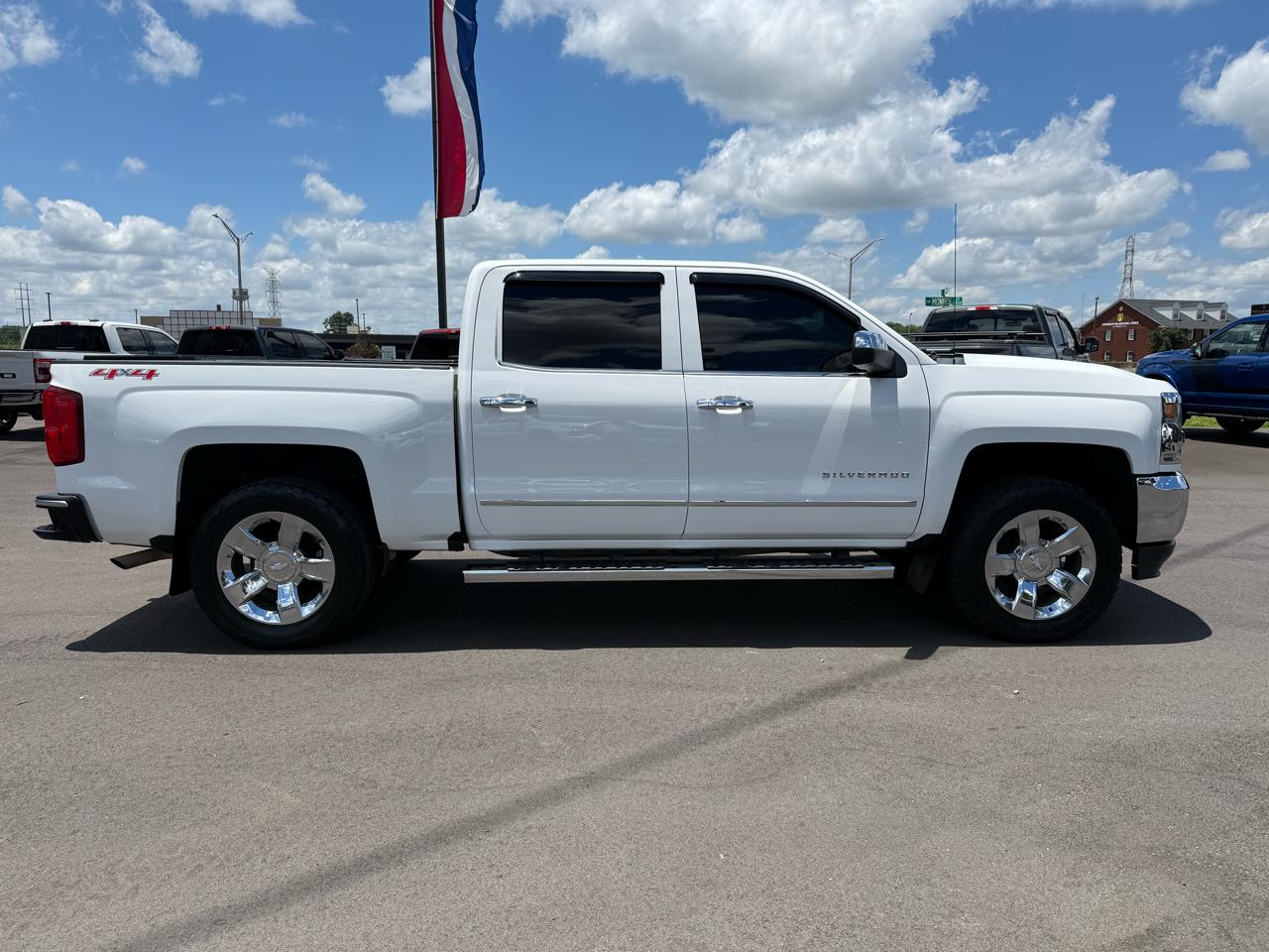 Chevrolet Silverado 1500 4WD Crew Cab 143.5" LTZ w/1LZ 2017