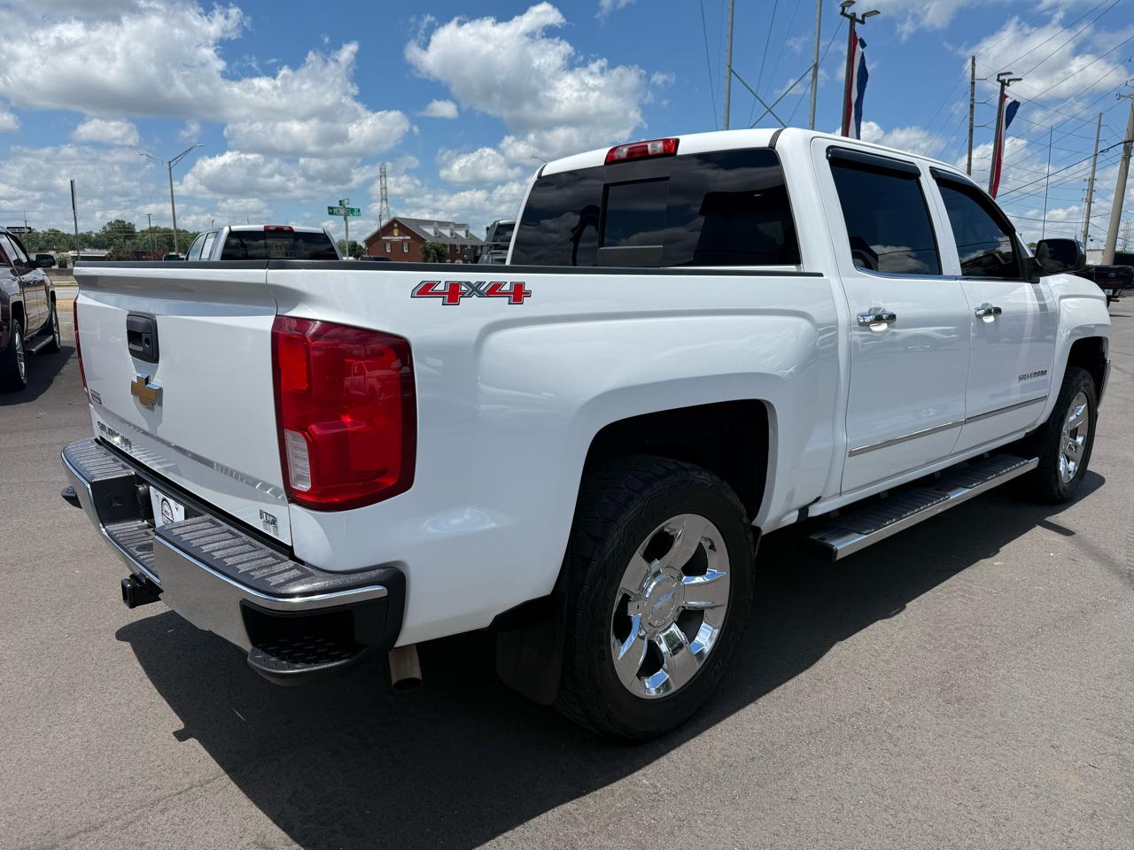 Chevrolet Silverado 1500 4WD Crew Cab 143.5" LTZ w/1LZ 2017