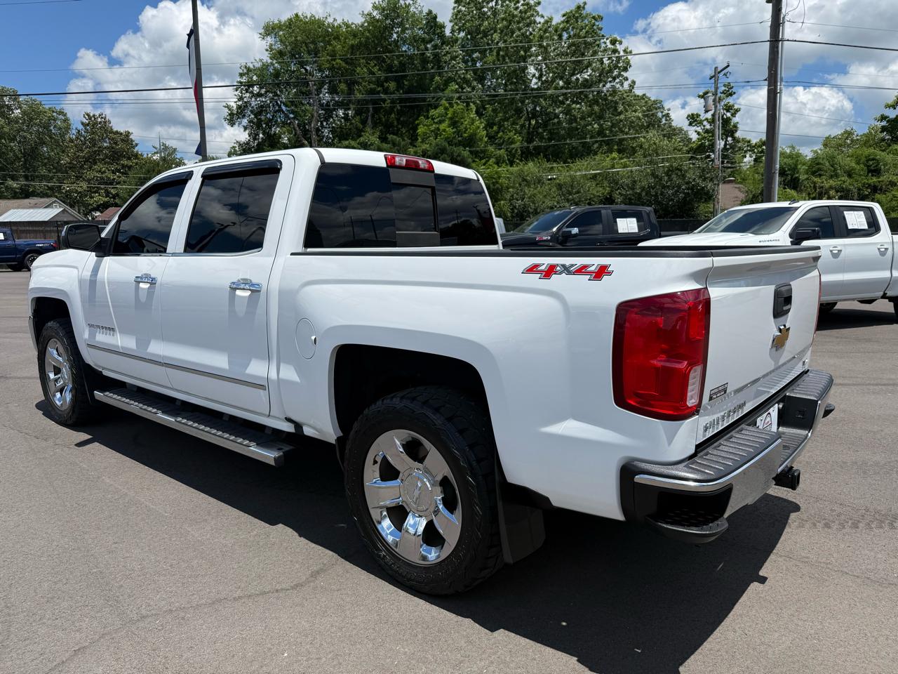 Chevrolet Silverado 1500 4WD Crew Cab 143.5" LTZ w/1LZ 2017