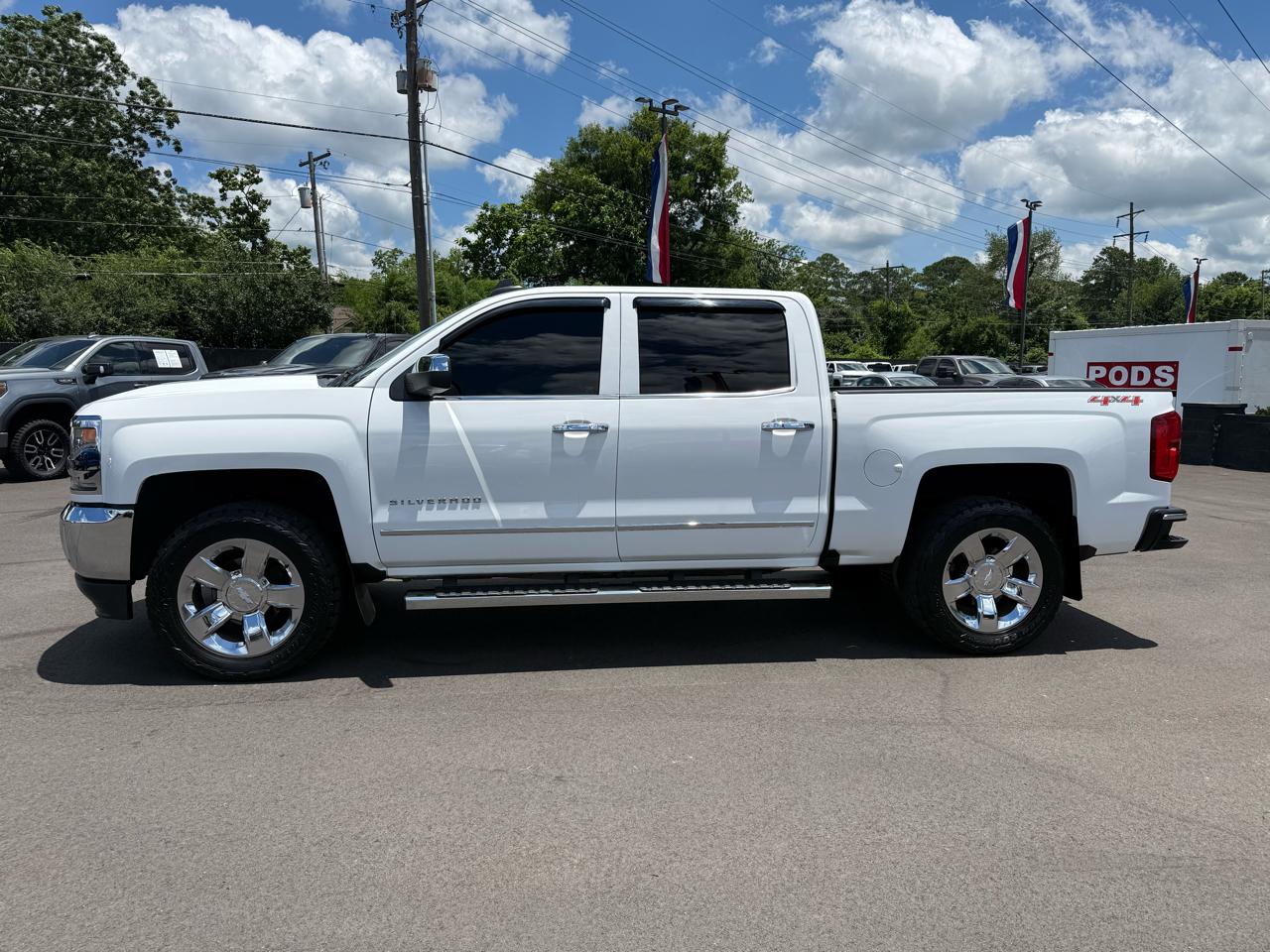 Chevrolet Silverado 1500 4WD Crew Cab 143.5" LTZ w/1LZ 2017