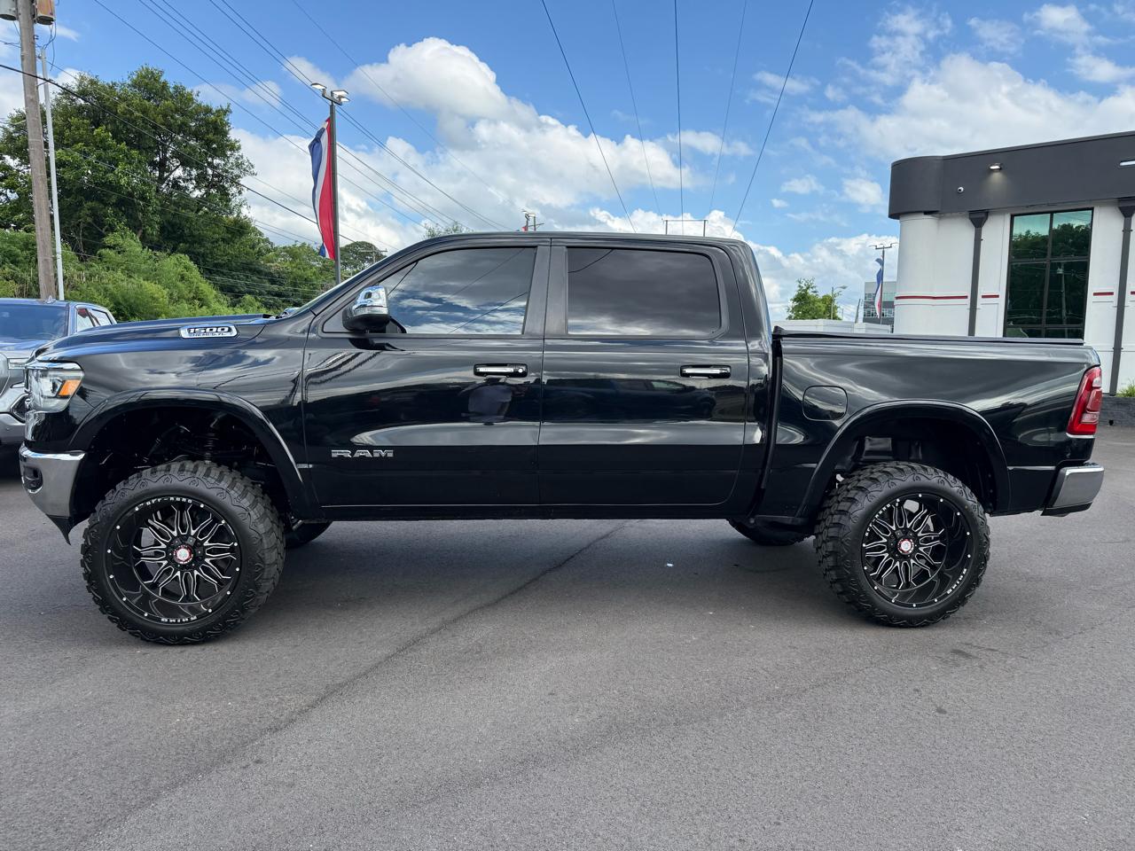 RAM 1500 Laramie 4x4 Crew Cab 5'7" Box 2022