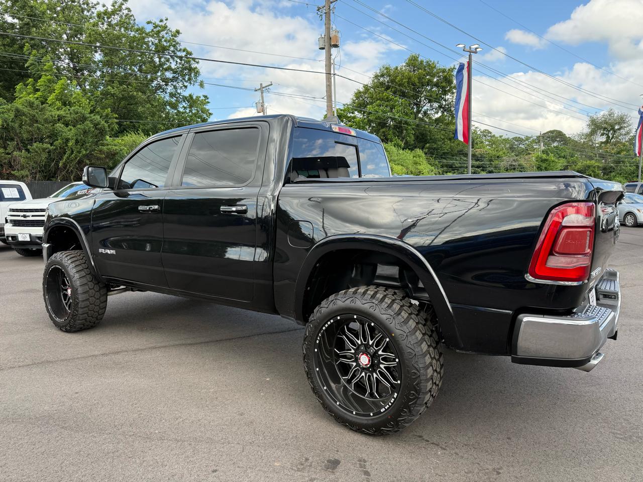 RAM 1500 Laramie 4x4 Crew Cab 5'7" Box 2022
