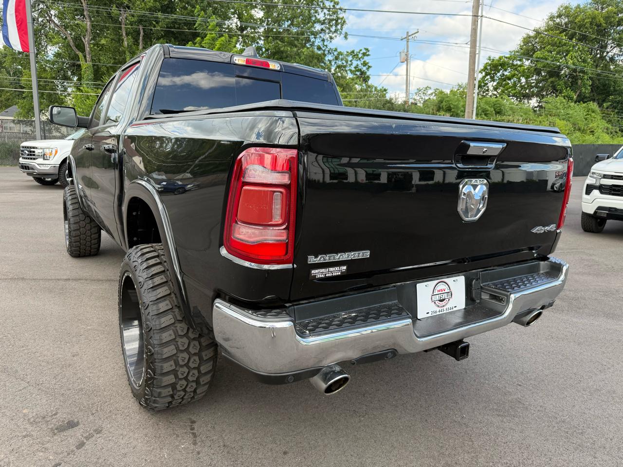 RAM 1500 Laramie 4x4 Crew Cab 5'7" Box 2022