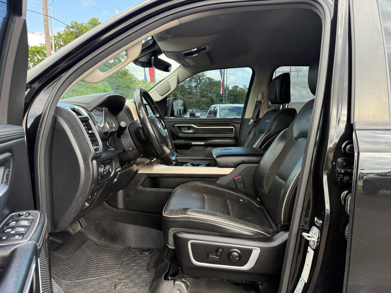 RAM 1500 Laramie 4x4 Crew Cab 5'7" Box 2022