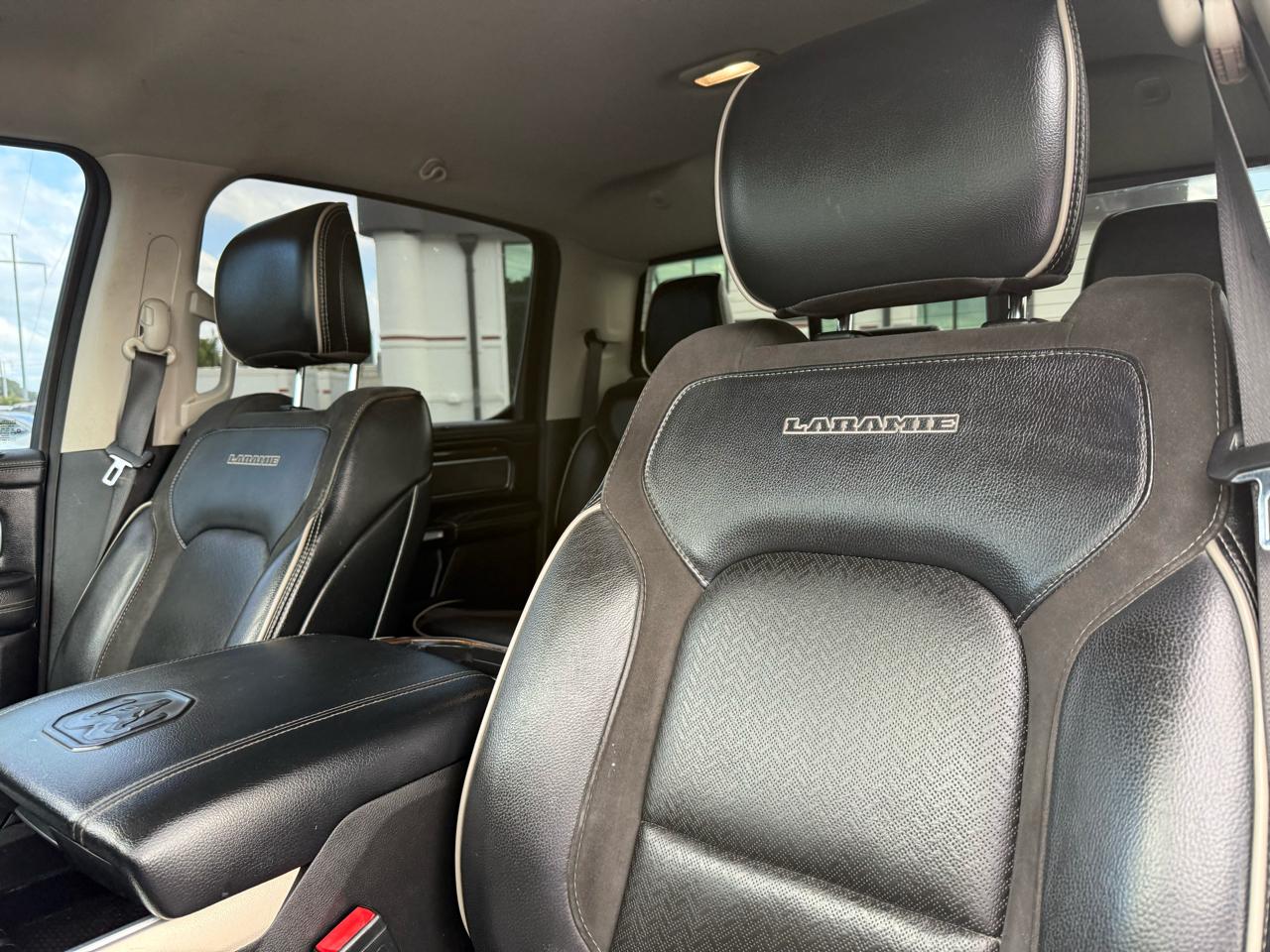 RAM 1500 Laramie 4x4 Crew Cab 5'7" Box 2022