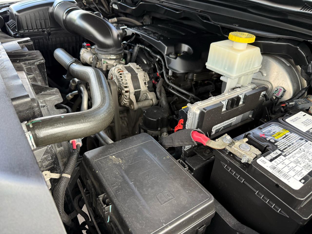 RAM 1500 Laramie 4x4 Crew Cab 5'7" Box 2022