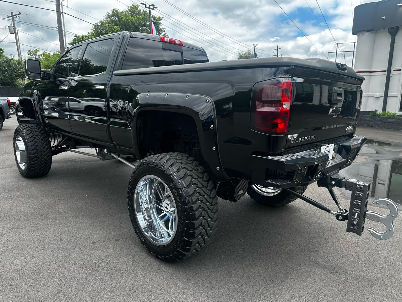 Chevrolet Silverado 2500HD 4WD Crew Cab 153.7" High Country 2017