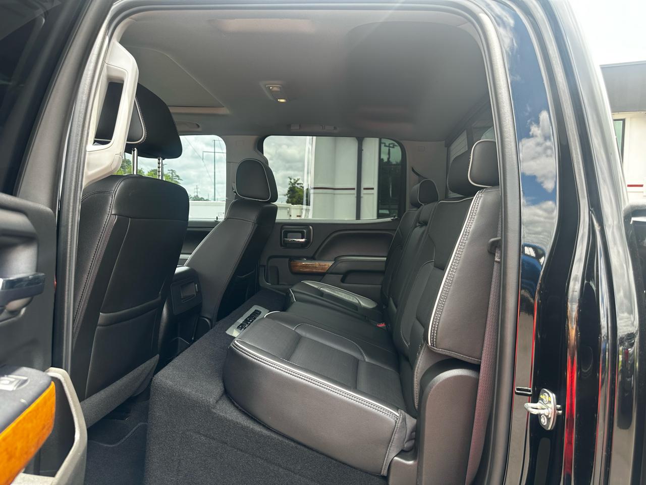 Chevrolet Silverado 2500HD 4WD Crew Cab 153.7" High Country 2017
