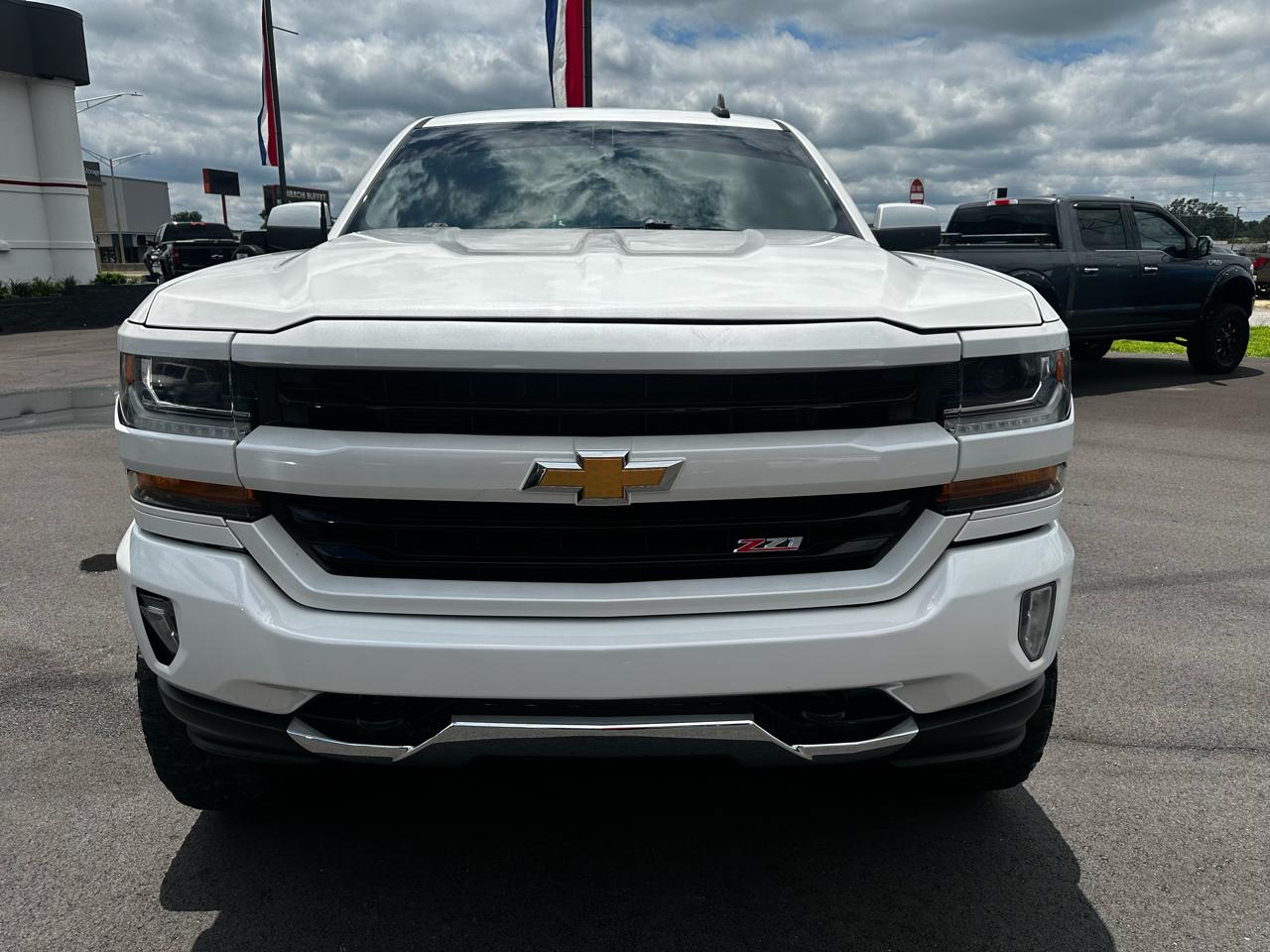 Chevrolet Silverado 1500 4WD Crew Cab 143.5" LT w/2LT 2017