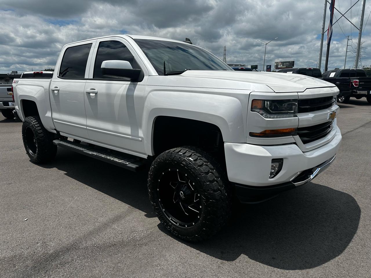 Chevrolet Silverado 1500 4WD Crew Cab 143.5" LT w/2LT 2017