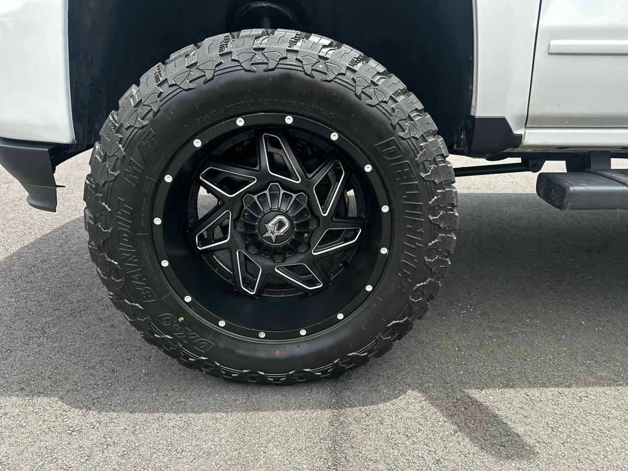 Chevrolet Silverado 1500 4WD Crew Cab 143.5" LT w/2LT 2017
