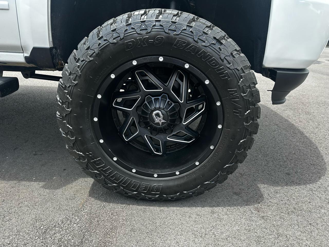 Chevrolet Silverado 1500 4WD Crew Cab 143.5" LT w/2LT 2017