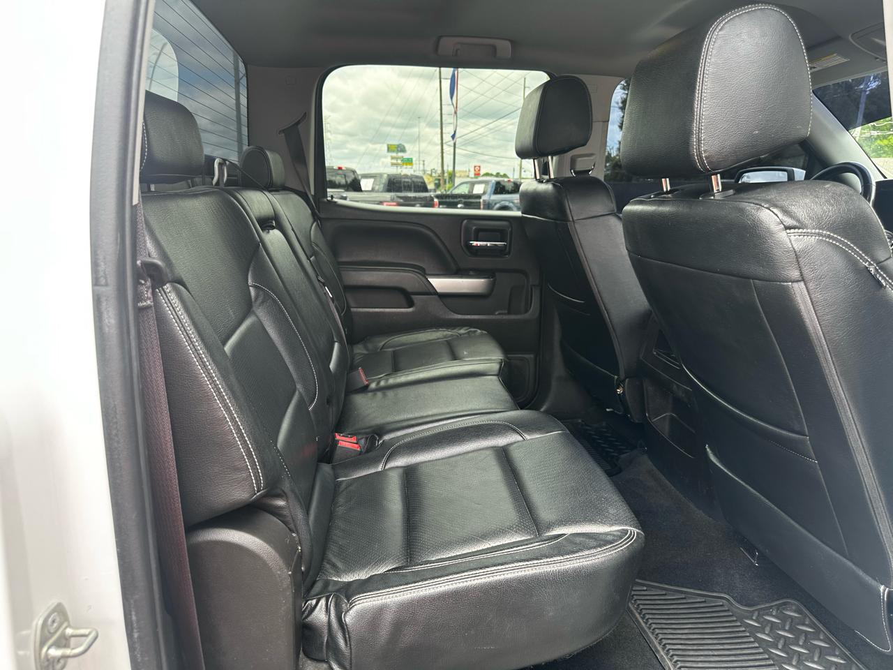 Chevrolet Silverado 1500 4WD Crew Cab 143.5" LT w/2LT 2017