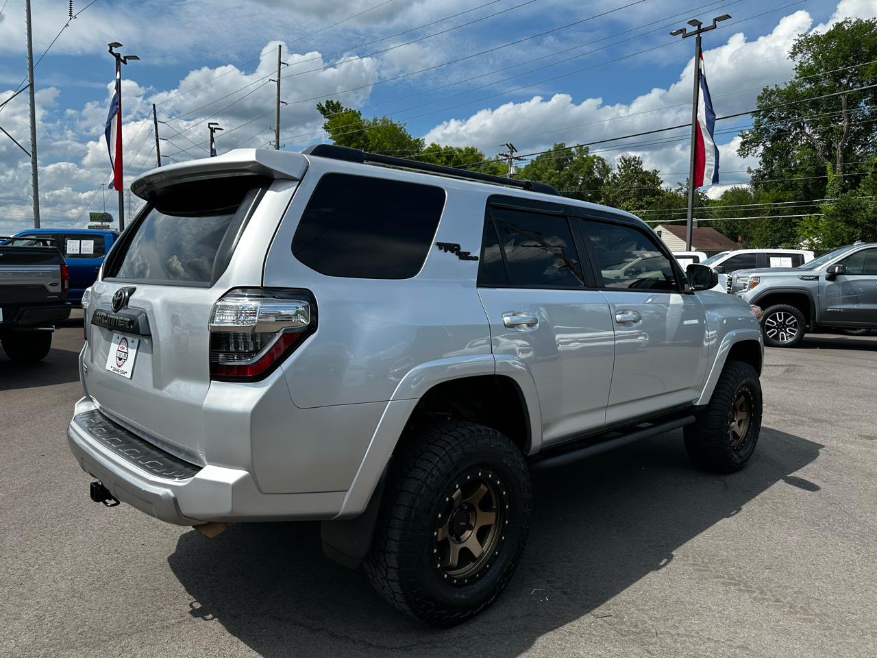 Toyota 4Runner TRD Off Road Premium 4WD (Natl) 2020