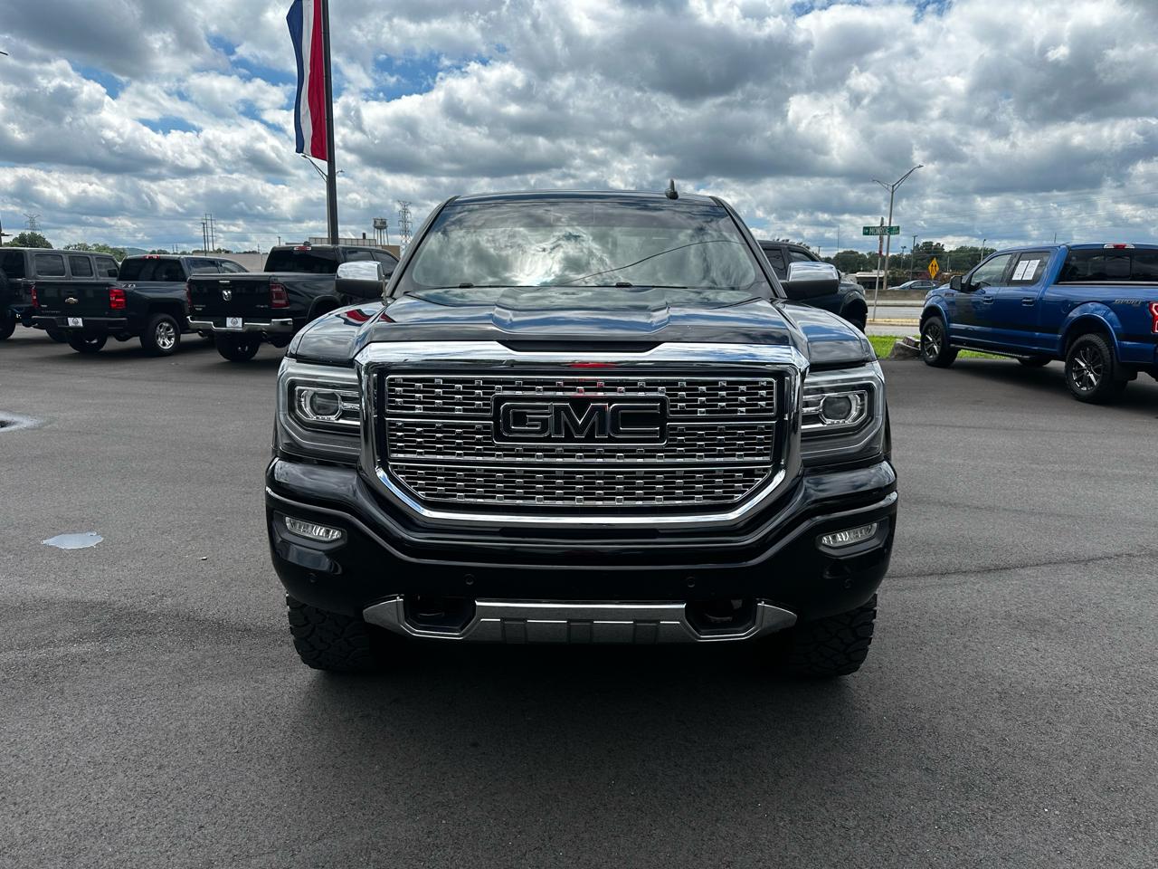 GMC Sierra 1500 4WD Crew Cab 153.0" Denali 2017