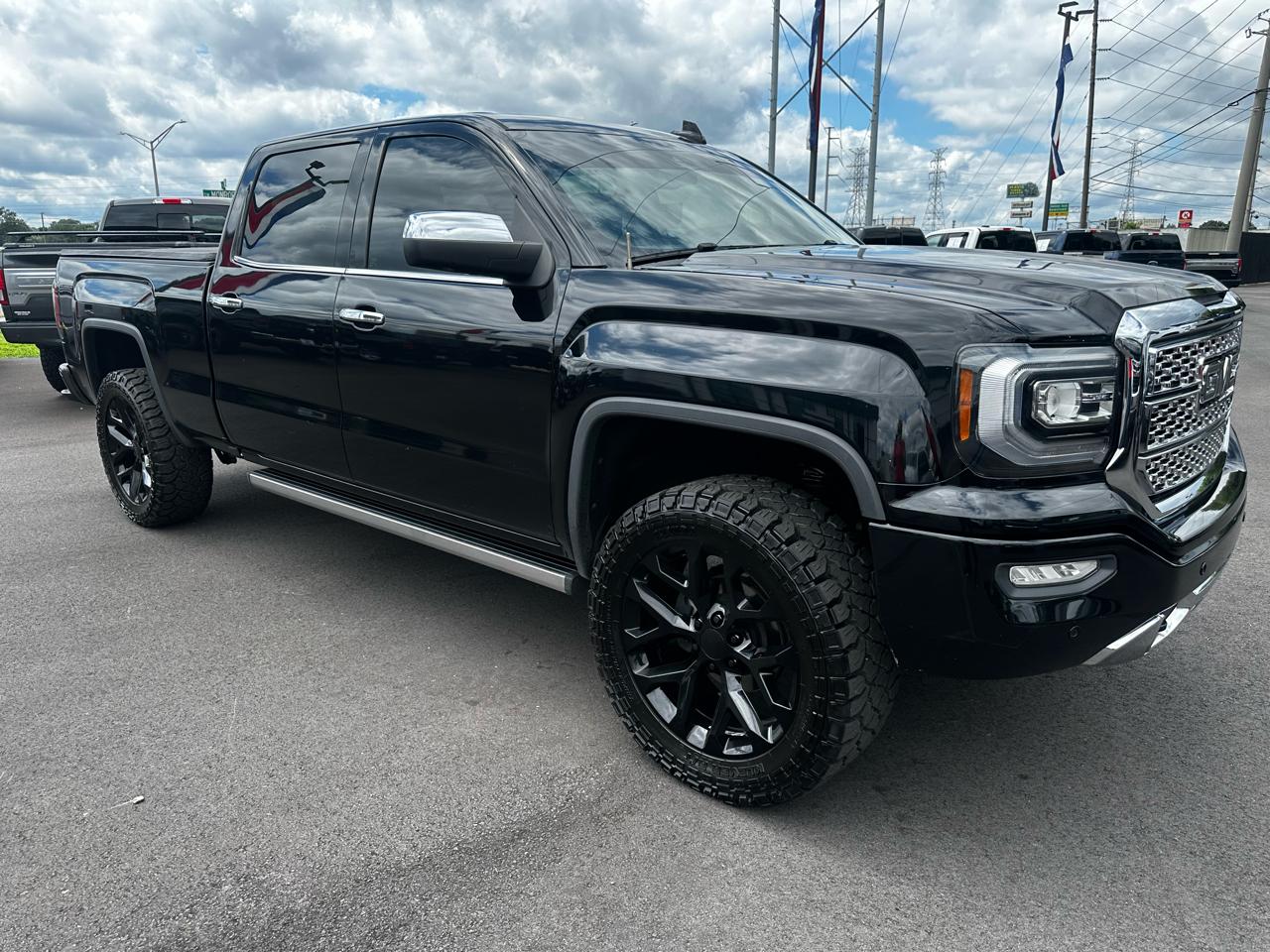GMC Sierra 1500 4WD Crew Cab 153.0" Denali 2017
