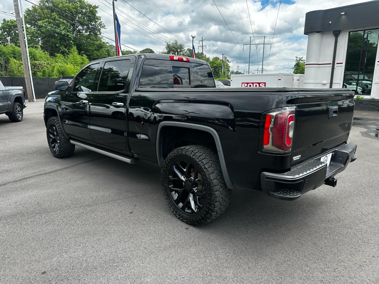 GMC Sierra 1500 4WD Crew Cab 153.0" Denali 2017