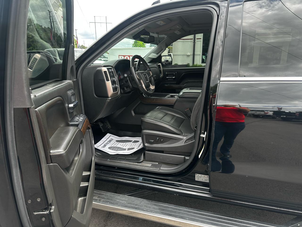 GMC Sierra 1500 4WD Crew Cab 153.0" Denali 2017