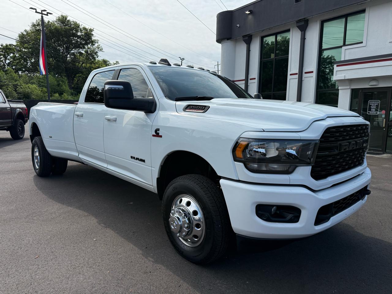 RAM 3500 Big Horn 4x4 Crew Cab 8' Box 2024