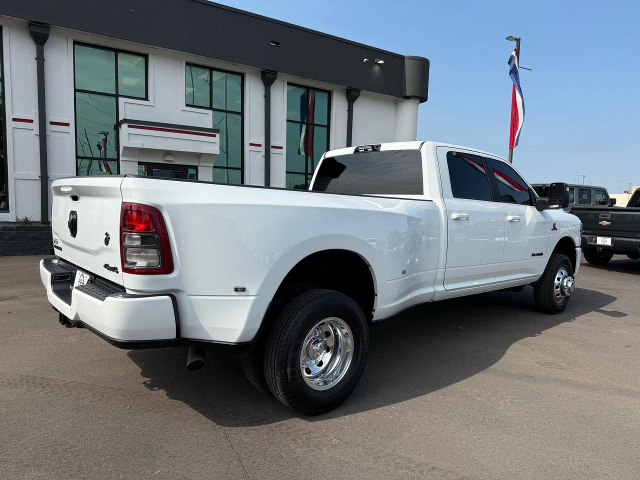 RAM 3500 Big Horn 4x4 Crew Cab 8' Box 2024