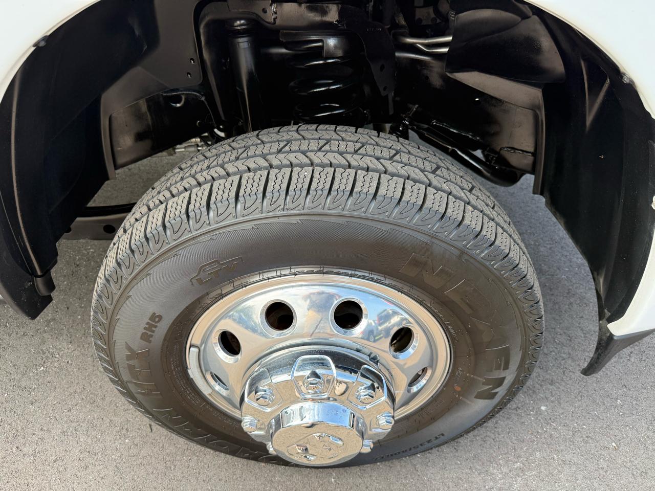 RAM 3500 Big Horn 4x4 Crew Cab 8' Box 2024