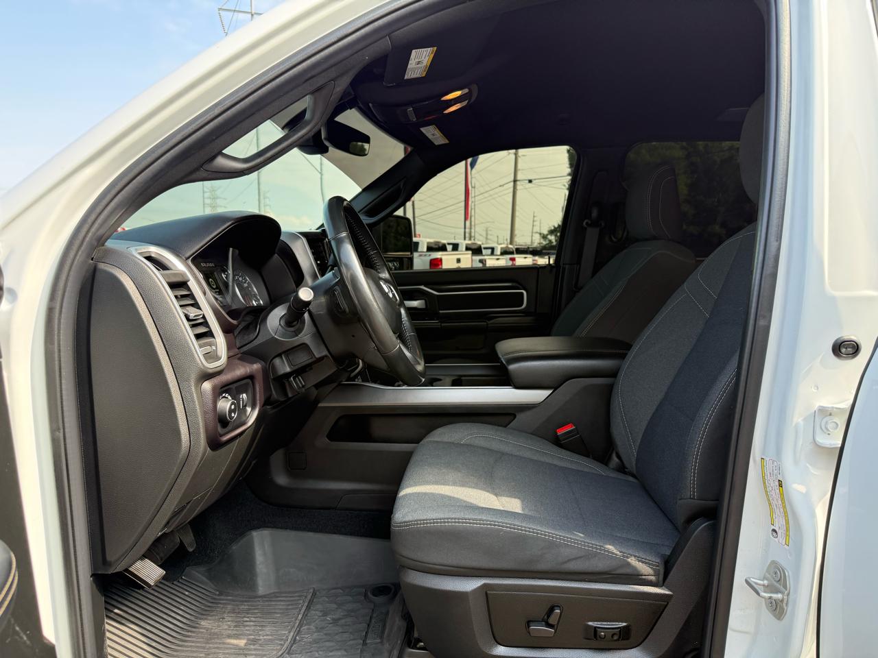 RAM 3500 Big Horn 4x4 Crew Cab 8' Box 2024