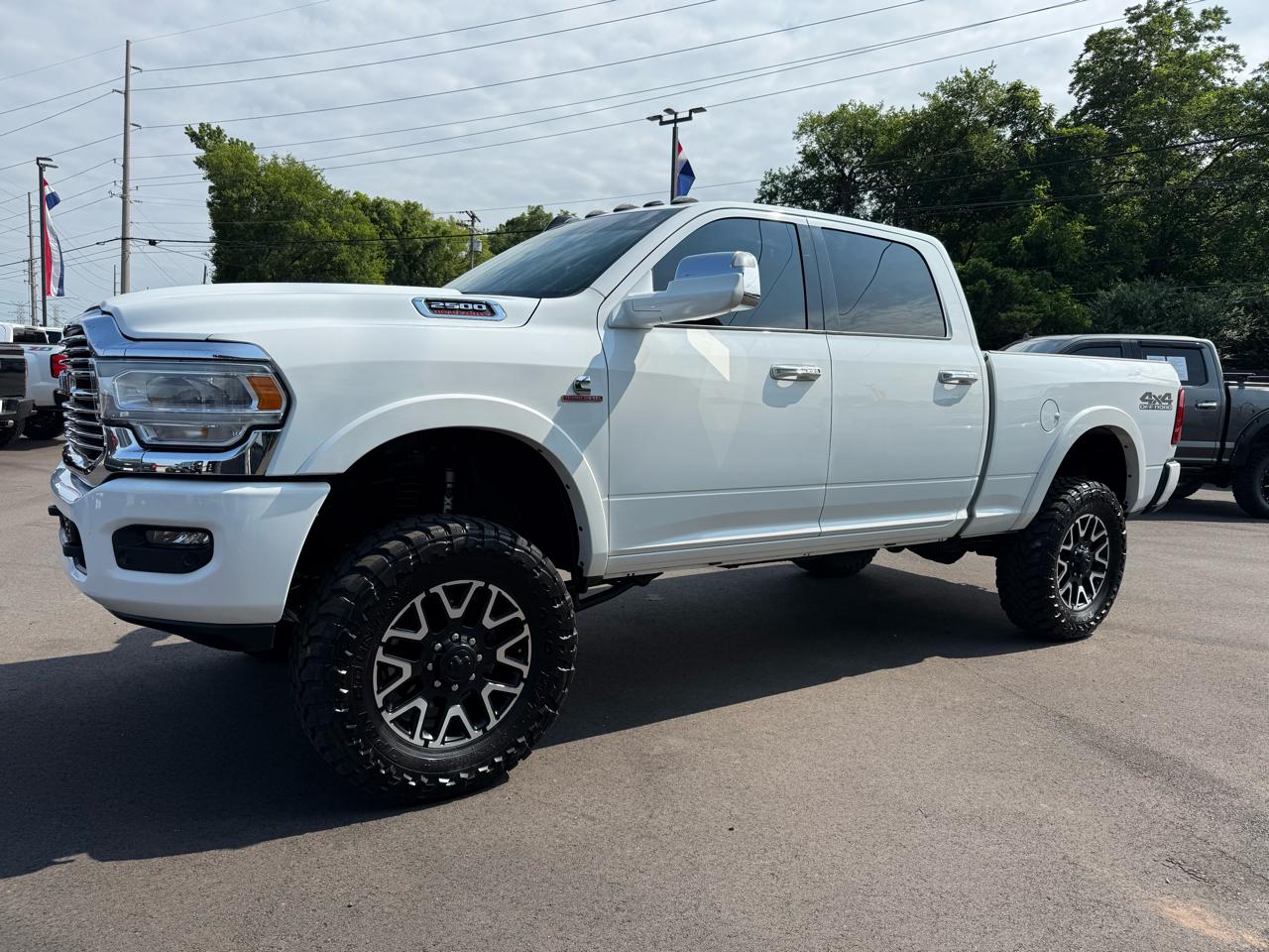 RAM 2500 Laramie 4x4 Crew Cab 6'4" Box 2022