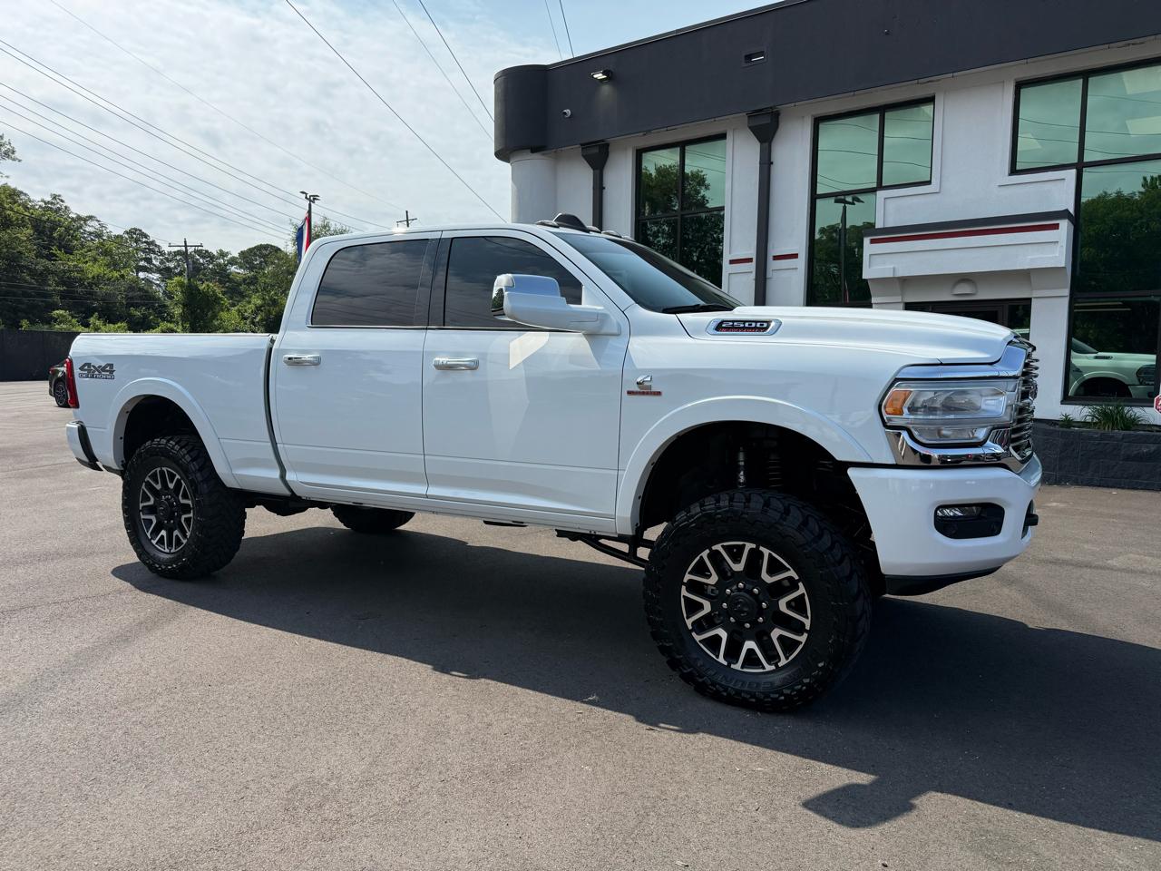 RAM 2500 Laramie 4x4 Crew Cab 6'4" Box 2022