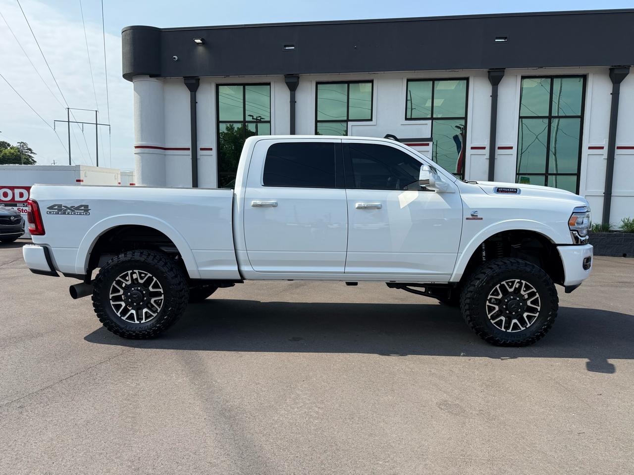 RAM 2500 Laramie 4x4 Crew Cab 6'4" Box 2022
