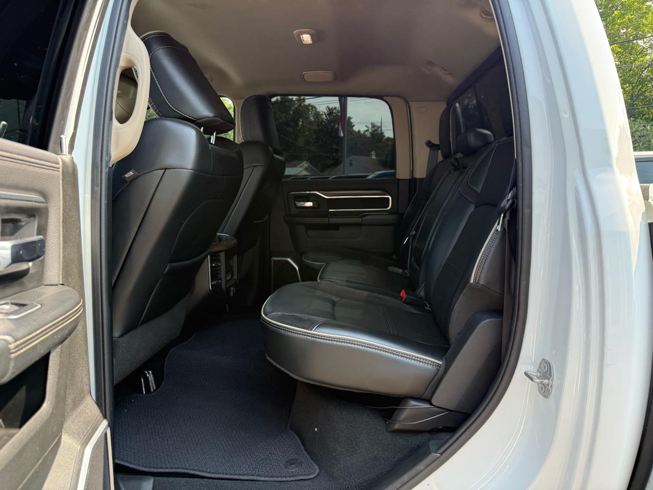 RAM 2500 Laramie 4x4 Crew Cab 6'4" Box 2022