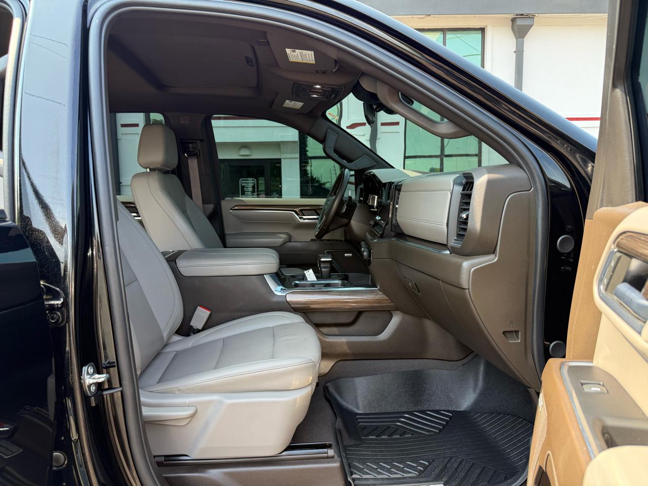 Chevrolet Silverado 1500 4WD Crew Cab 147" RST 2024