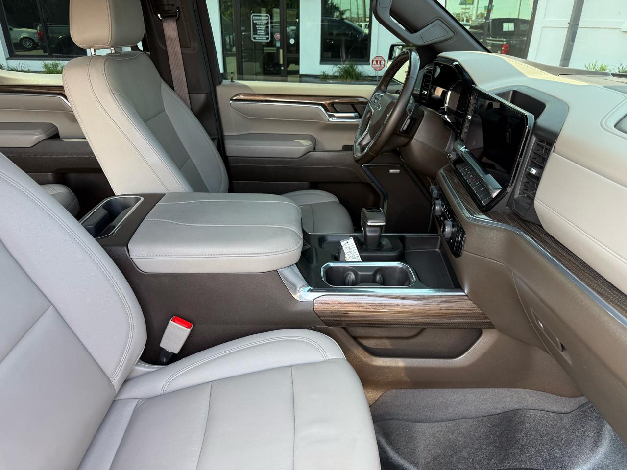 Chevrolet Silverado 1500 4WD Crew Cab 147" RST 2024