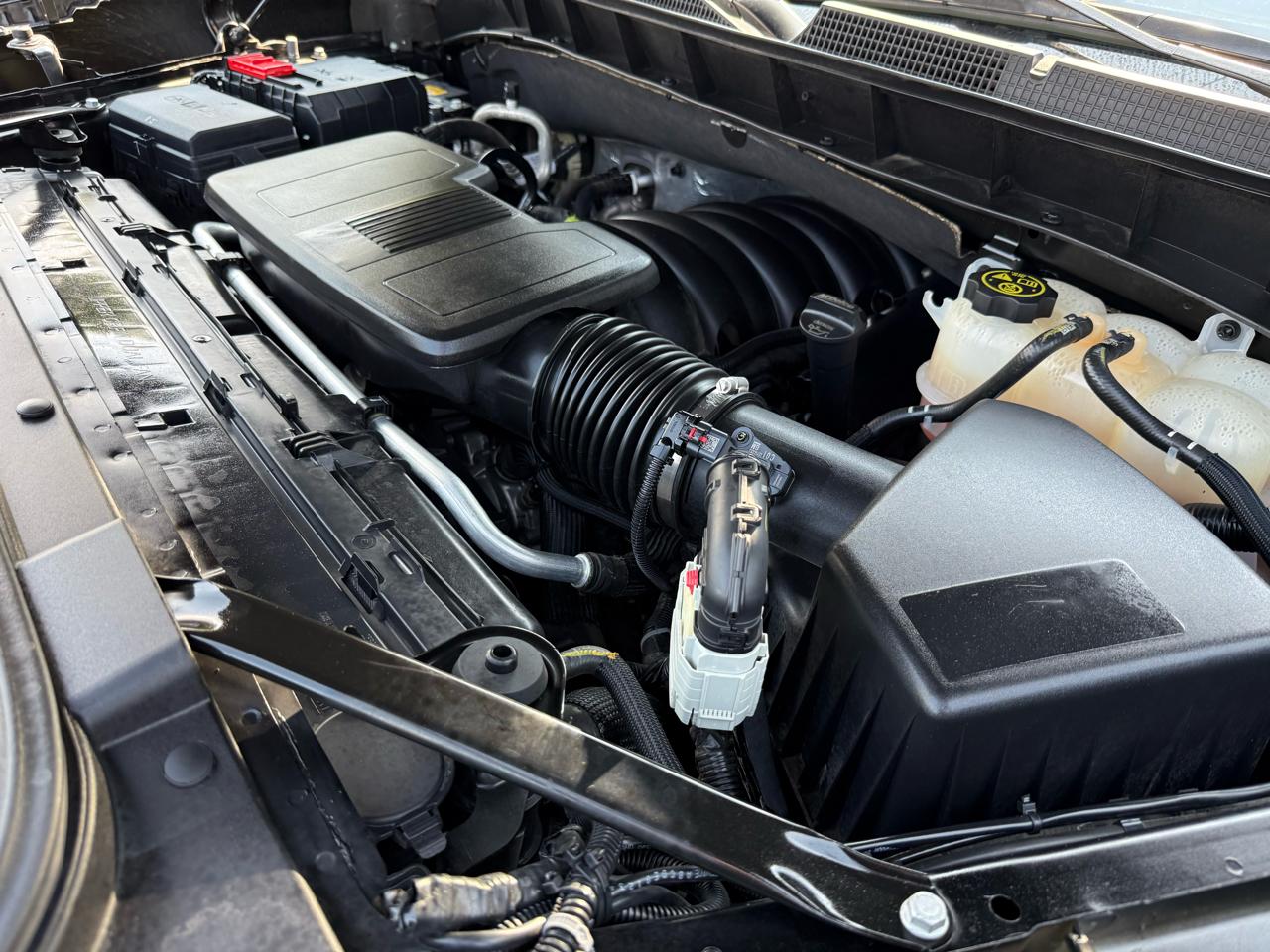 Chevrolet Silverado 1500 4WD Crew Cab 147" RST 2024