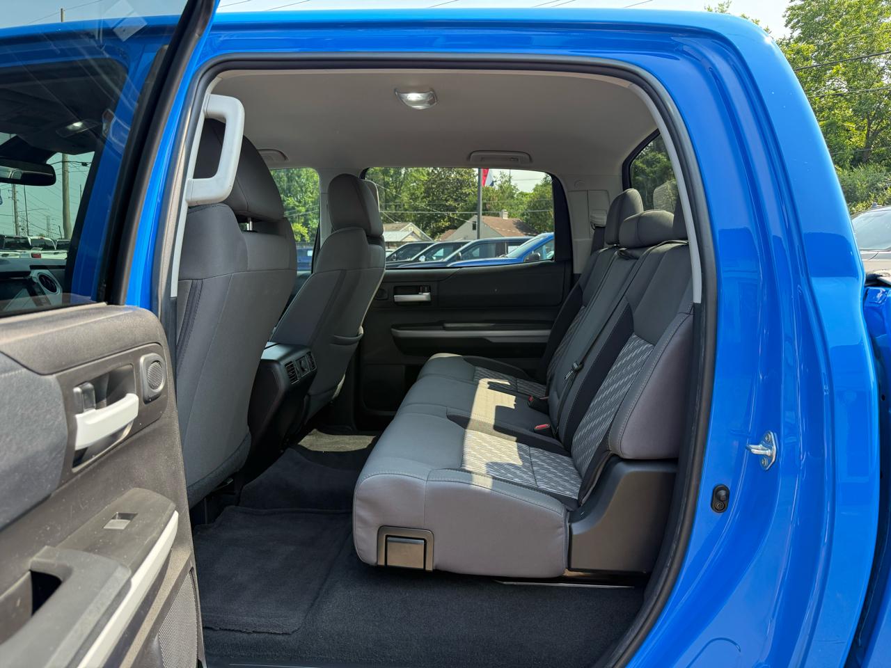 Toyota Tundra 4WD SR5 CrewMax 5.5' Bed 5.7L (Natl) 2021