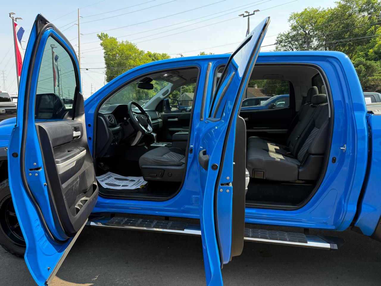 Toyota Tundra 4WD SR5 CrewMax 5.5' Bed 5.7L (Natl) 2021
