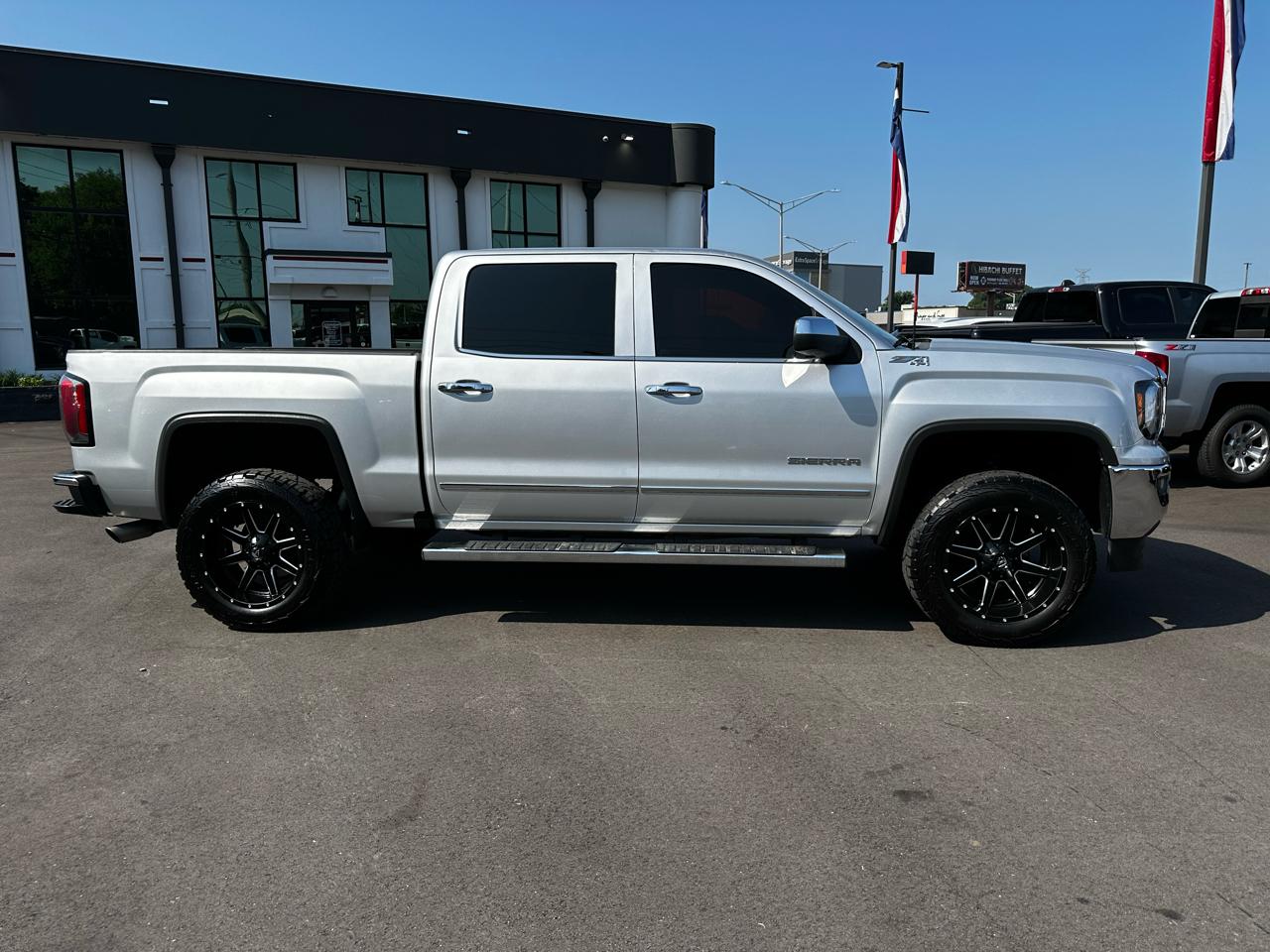 GMC Sierra 1500 4WD Crew Cab 143.5" SLT 2018