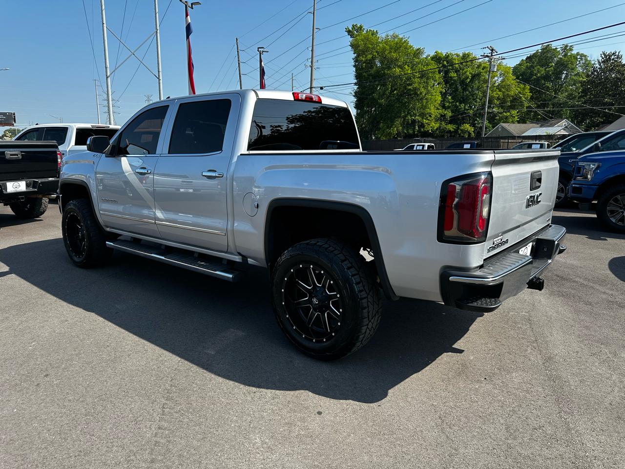 GMC Sierra 1500 4WD Crew Cab 143.5" SLT 2018