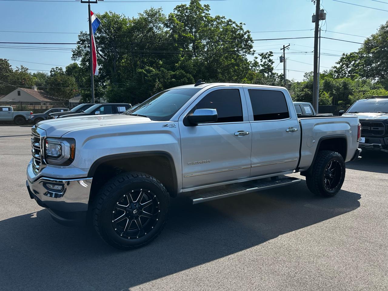 GMC Sierra 1500 4WD Crew Cab 143.5" SLT 2018